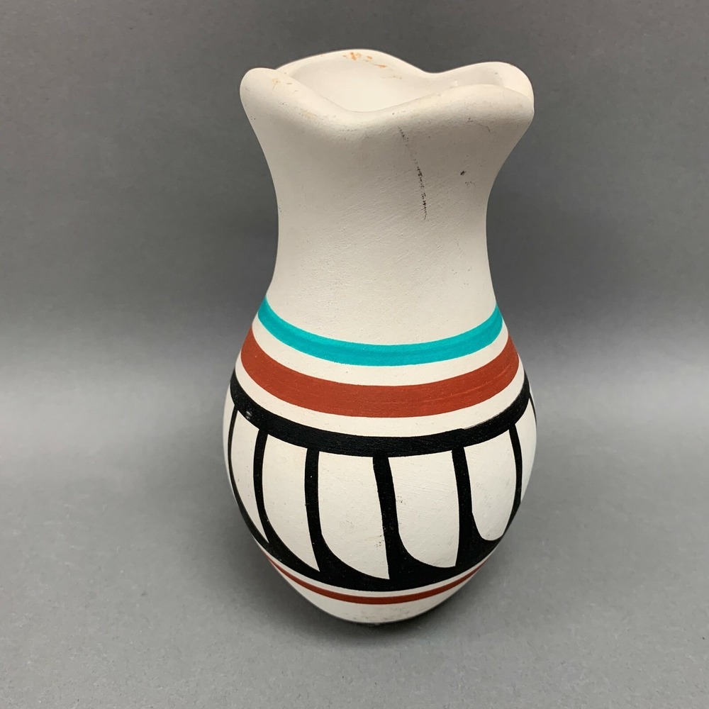 Signed L. Toya Jemez N. M. Albuquerque Native American Pottery Vase 6 5/8"‎ High